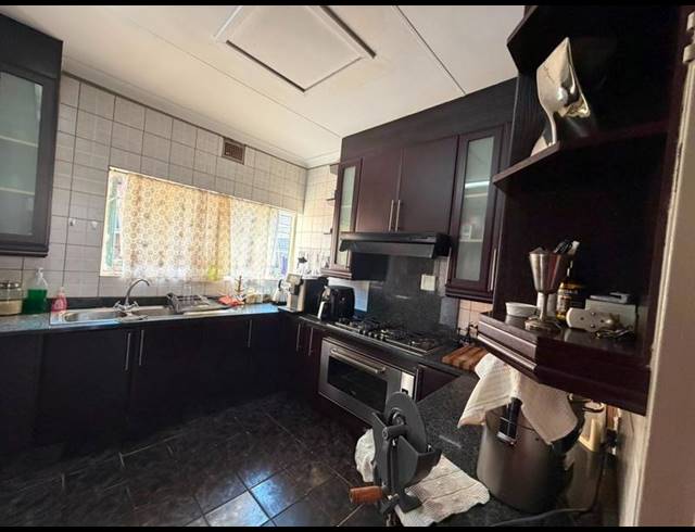 3 BEDROOM HOUSE FOR SALE IN MOUNTAIN VIEW